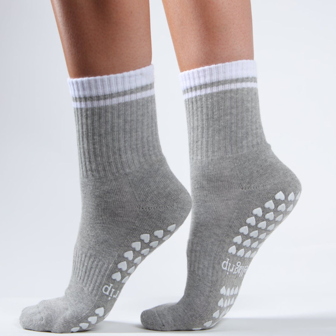 Classic Crew in heather Grey