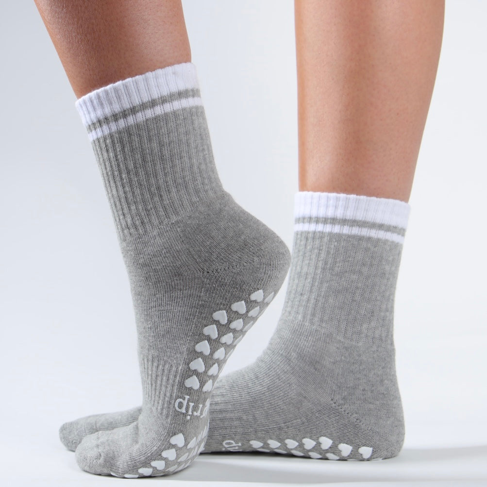 Classic Crew in heather Grey